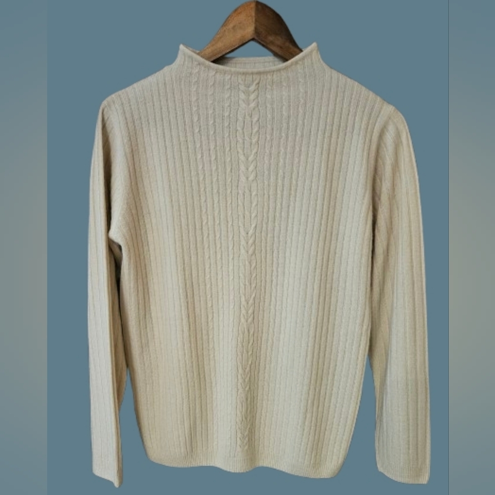 Crystal Kobe Pullover Lightweight Sweater